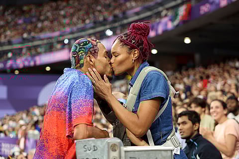 2024 Paris Paralympics: Roderick Townsend of the United States kisses his wife Tynita Townsend